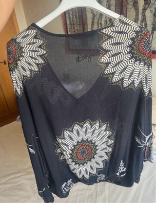 Blusa Desigual fluida Talla S