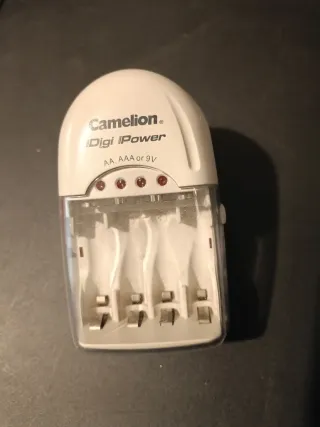 Cargador Camelion Digi iPower AA AAA 9V