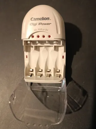 Cargador Camelion Digi iPower AA AAA 9V