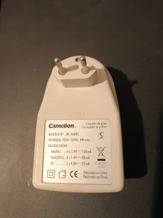 Cargador Camelion Digi iPower AA AAA 9V