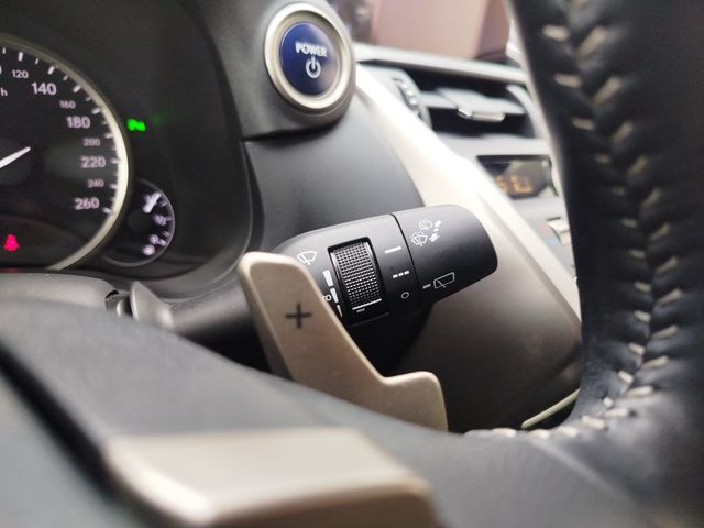 Lexus NX 2021 300H Premium