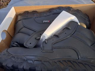 Zapatos de seguridad COFRA negros y marrones