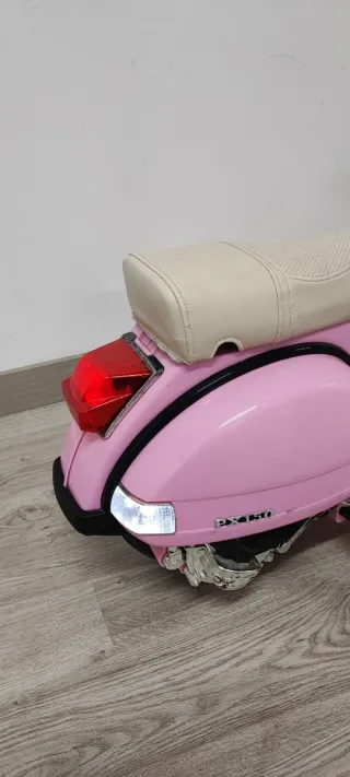 Moto Vespa Eléctrica Rosa