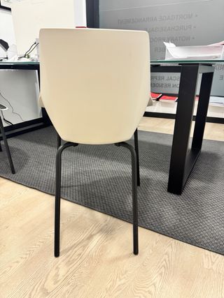 Silla confidente oficina moderna