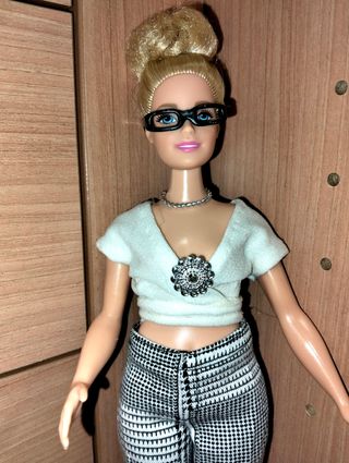 Barbie Curvy fashion