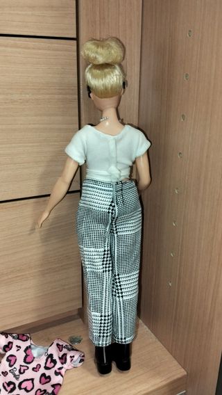 Barbie Curvy fashion
