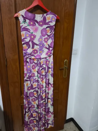 Mono largo floral morado y blanco