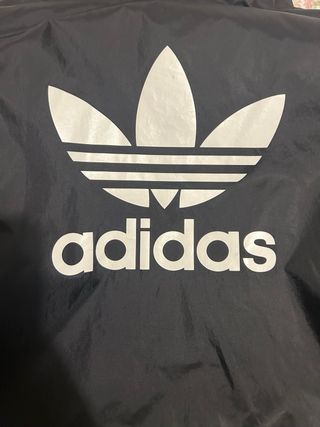 Chaqueta impermeable Adidas negra