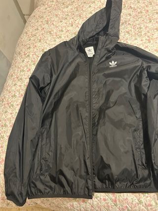 Chaqueta impermeable Adidas negra