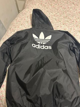 Chaqueta impermeable Adidas negra