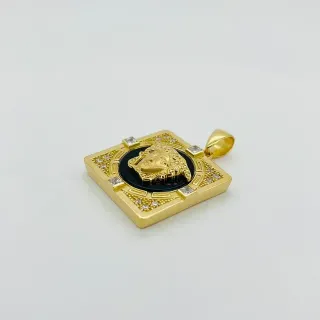 Colgante Medusa Onix y Circonita 18K