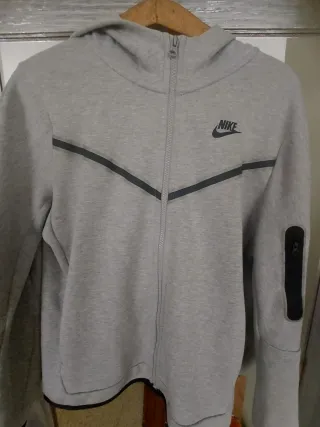 Sudadera Nike Tech Gris