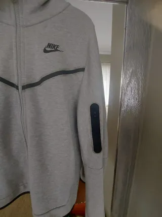 Sudadera Nike Tech Gris