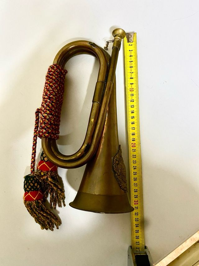 Corneta militare britannica con cordino