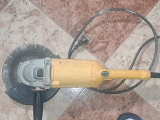 Amoladora angular DeWALT DWE492 2200W,