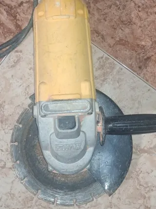 Amoladora angular DeWALT DWE492 2200W,