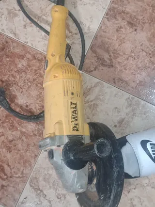 Amoladora angular DeWALT DWE492 2200W,
