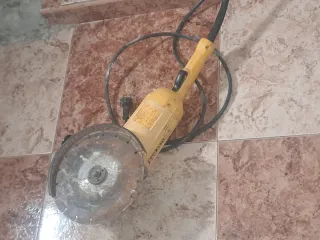 Amoladora angular DeWALT DWE492 2200W,
