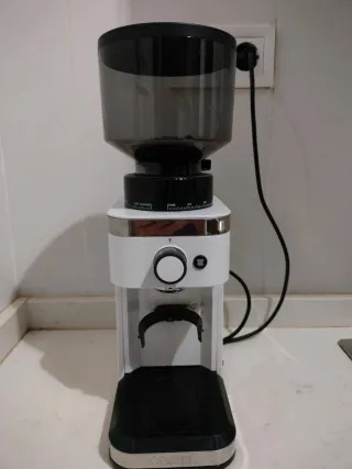 Cafetera + Molinillo Espresso DeLonghi