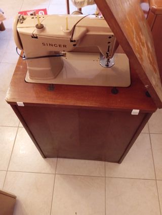 Macchina da cucire anni '50 a pedale Singer 401