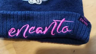 Gorro infantil Encanto con pompón