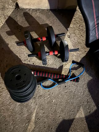 Banco de pesas y accesorios