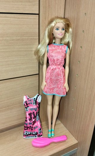 Barbie fashion con vestito e accessori