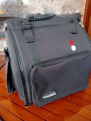 Acordeón cromático HOHNER Bravo III 72 + FUNDA