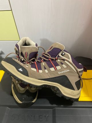 Botas montaña Quechua Talla 41