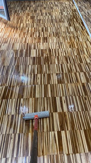 Instalación de tarima y acuchillado de parquet