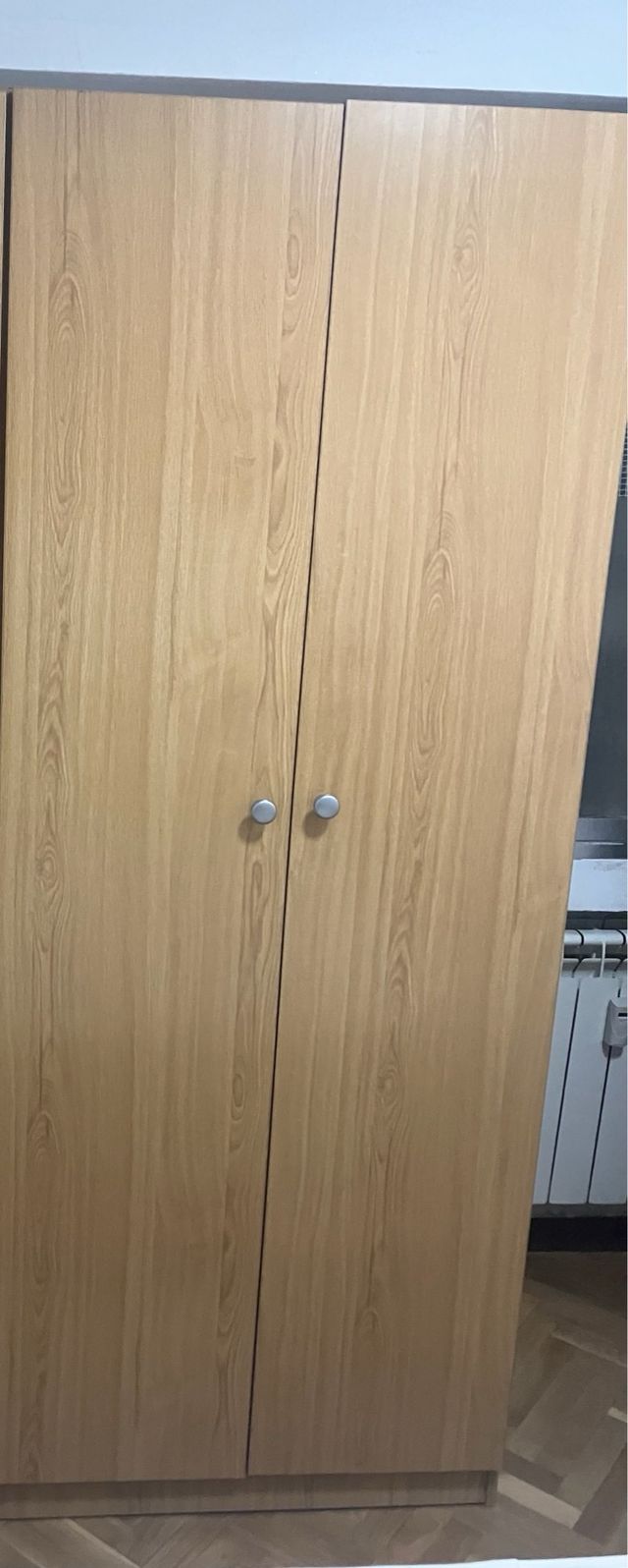 Guardaroba in legno color beige/marrone