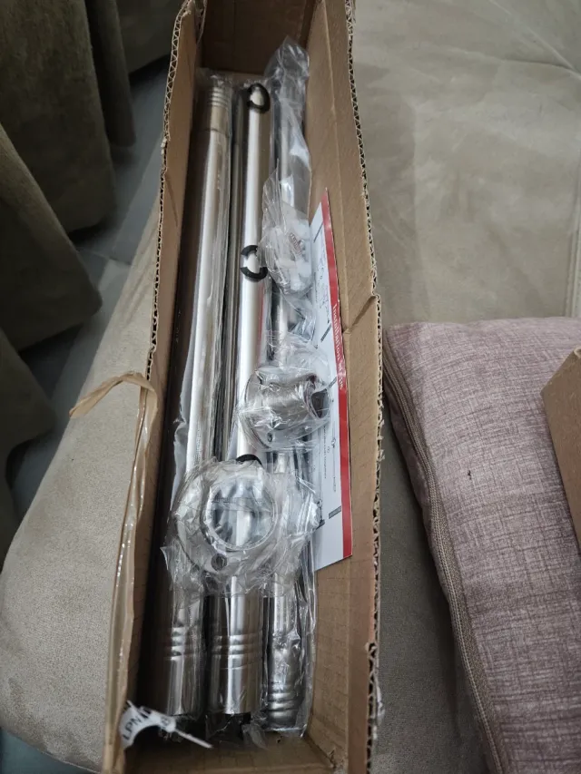 Barra per tende smontabile in metallo