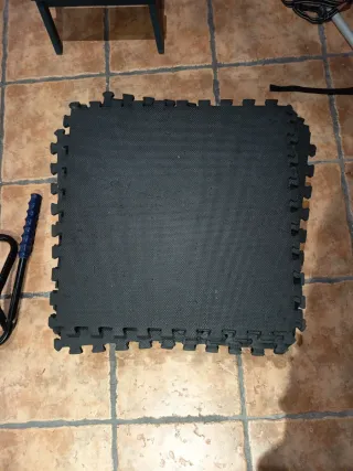 24 baldosas 60 x 60 suelo Gimnasio Decathlon Negro