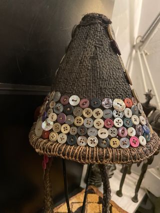 Arte Africano Sombrero Decorado con Botones