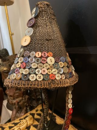 Arte Africano Sombrero Decorado con Botones