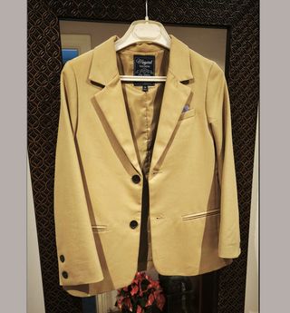 Chaqueta elegante para niño Talla 9 impecable