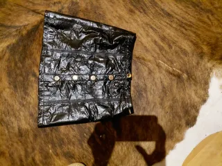 Falda Guess Negra Botones Dorados