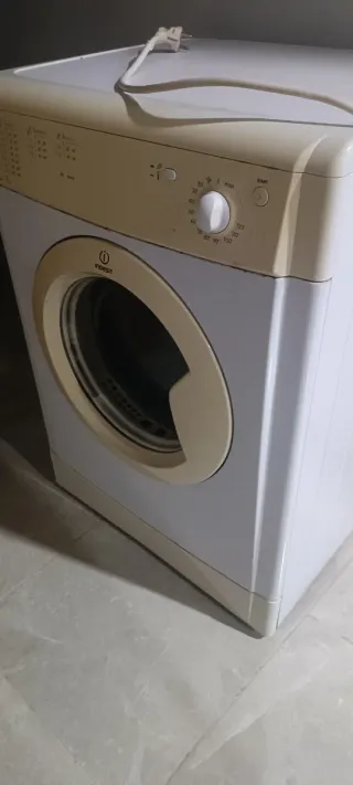 Secadora Indesit Blanca