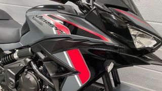 Kawasaki Versys 650 Negra