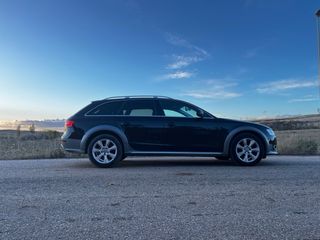 Audi A4 Allroad 2014.