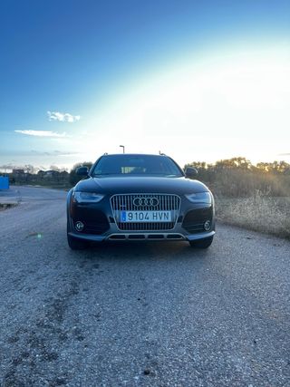 Audi A4 Allroad 2014.