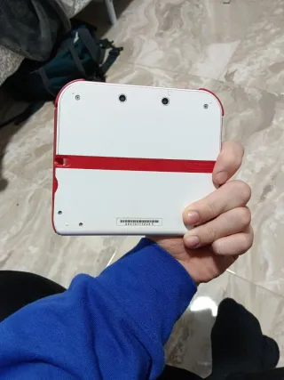 Nintendo 2DS prezzo negoziabile, caricatore e pennino