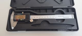 Calibro Digitale a Corsaio In Acciaio con Dispay 1