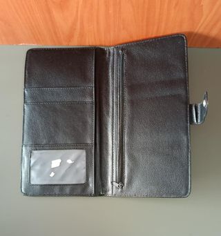 Cartera de piel negra con cierre - 26 x 14 cm