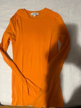 Camiseta COS naranja talla XS