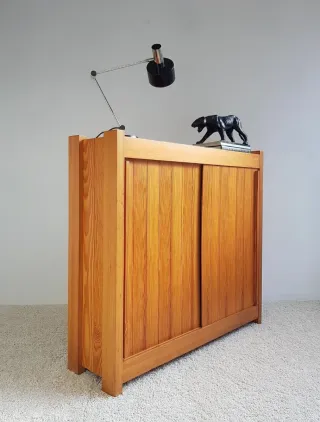 Aparador/Armario de Pino Melis. Francia 70s.