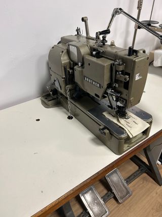 Máquina Industrial Ojales Brother