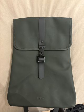 Mochila Rains Verde Impermeable