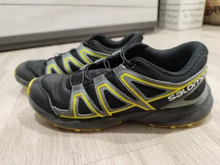 Zapatillas Salomon Trail Running Negras y Amarilla