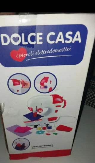 Macchina da cucire giocattolo cuce davvero